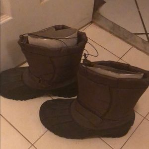 Boys/mens snow boots USA size 7 brand new